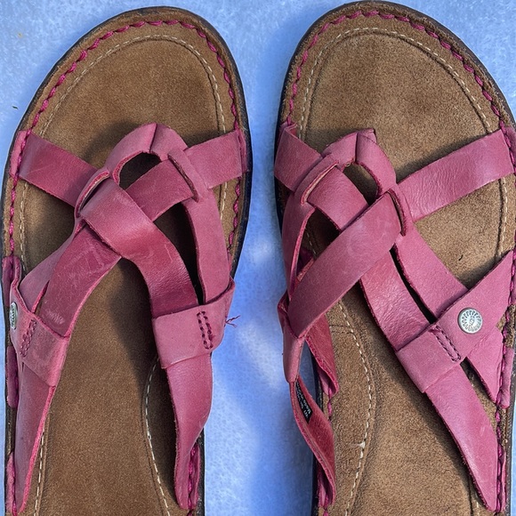 UGG Sandals - Picture 4 of 5
